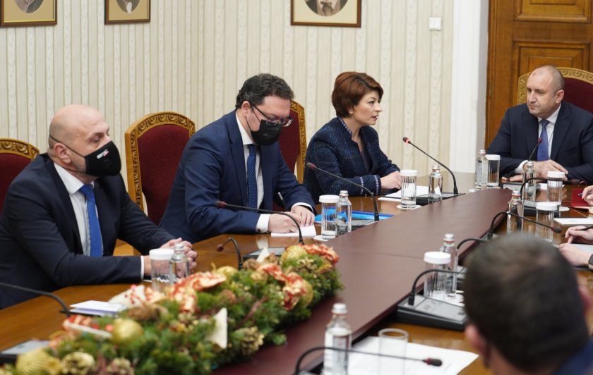 В 10:15 часа президентът Румен Радев прие представители на втората