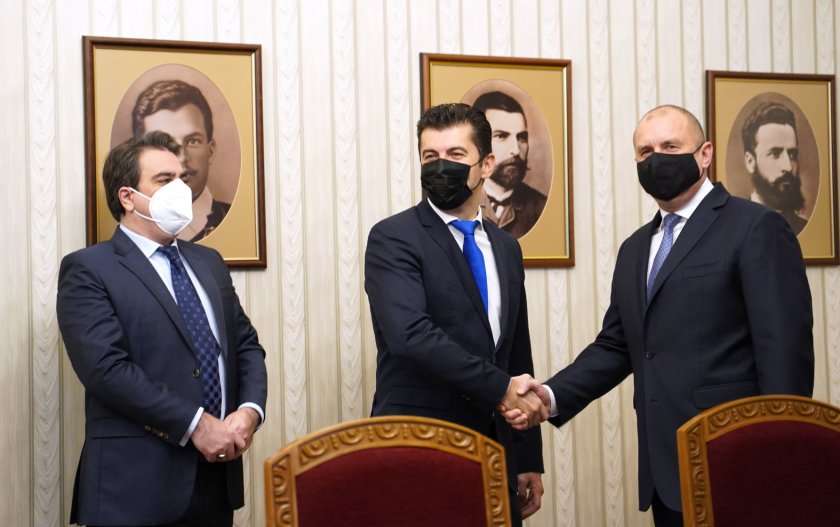 Започнаха консултациите при президента, преди връчване на първия мандат за