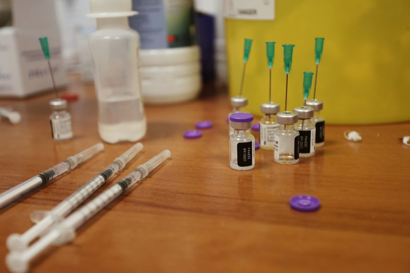 директорът рзи враца постави месец близо 1500 ваксини