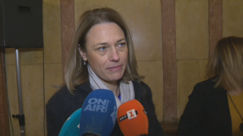 Никой не ми е предлагал, никой не е разговарял с