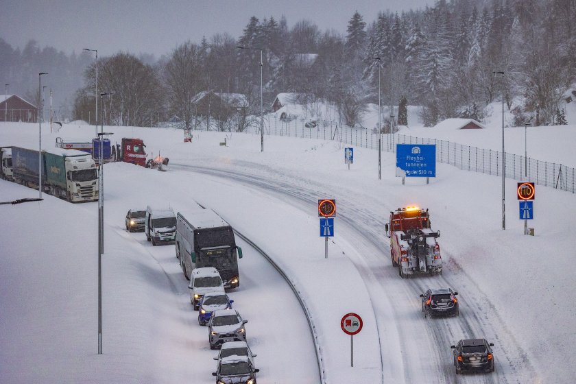 Норвегия обяви нови мерки, за да спре разпространението на COVID-19.На