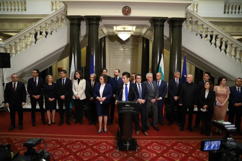 кирил петков представи състава кабинета вижте имената предлаганите министри