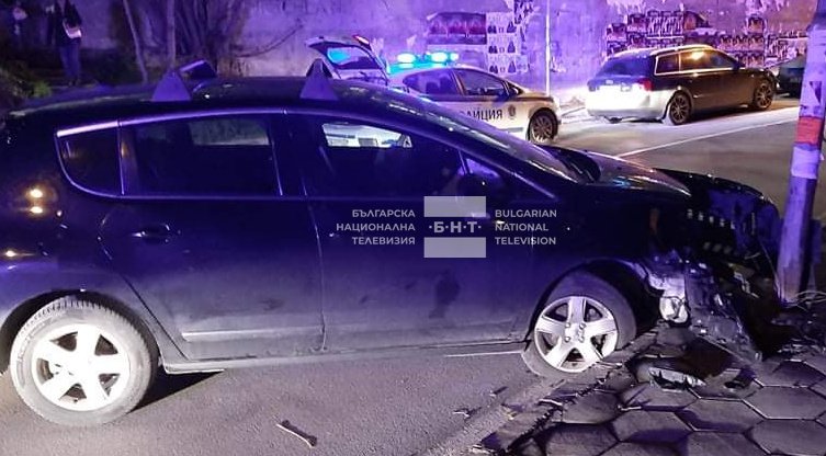автомобил катастрофира главен булевард благоевград