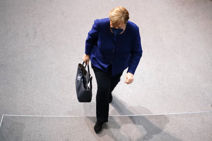 В първия си ден като пенсионер Ангела Меркел е напуснала
