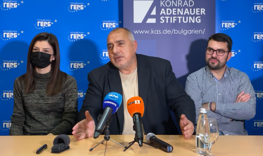 Пред младежи от ГЕРБ в Пампорово лидерът на партията Бойко