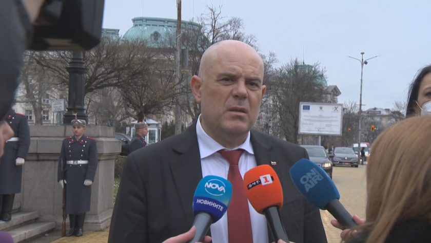 Главният прокурор Иван Гешев пожела успех днес на НС, като