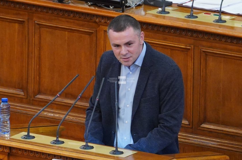 Депутатът Христо Петров, по-известен като Ицо Хазарта, изложи мотивите си