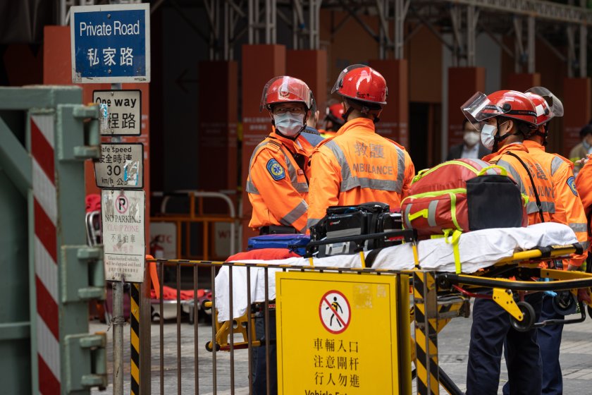 пожар световния търговски център хонконг 200 души евакуирани снимки