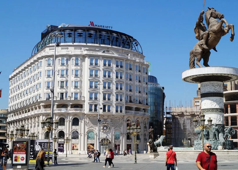 Над 70% от българите смятат за приоритет уреждането на отношенията