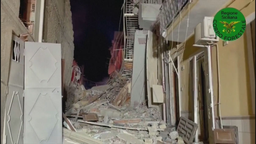 трима загинаха срутването жилищна сграда сицилия
