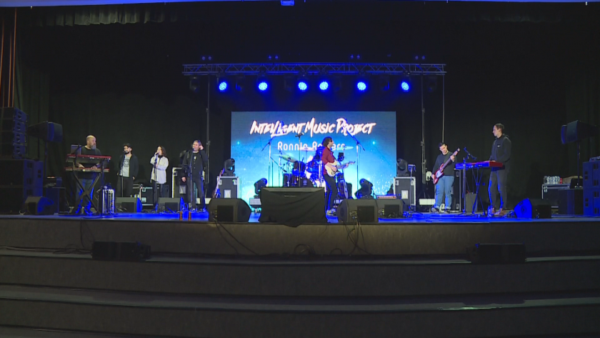 Групата Intelligent Music Project, която спечели конкурса за представяне на