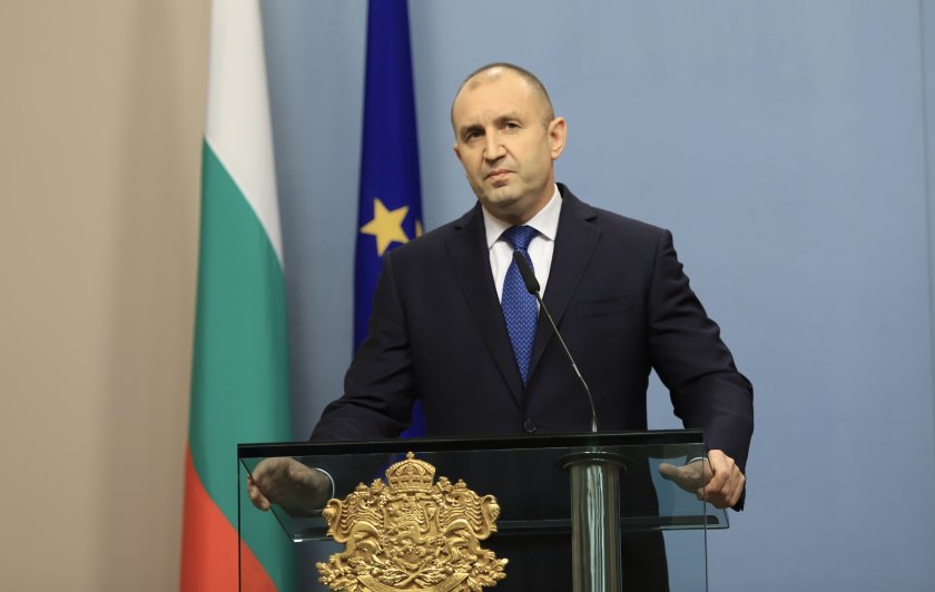 президентът румен радев връчва мандата съставяне правителство