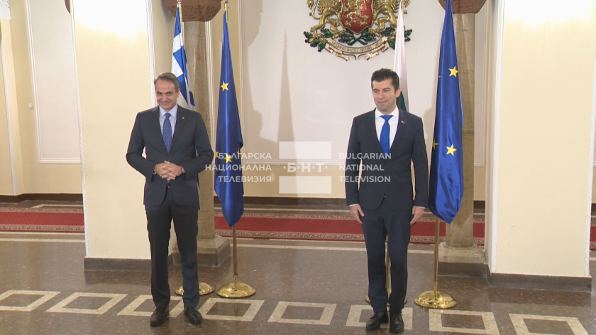 Започна първата официална среща на министър-председателя Кирил Петков с премиера