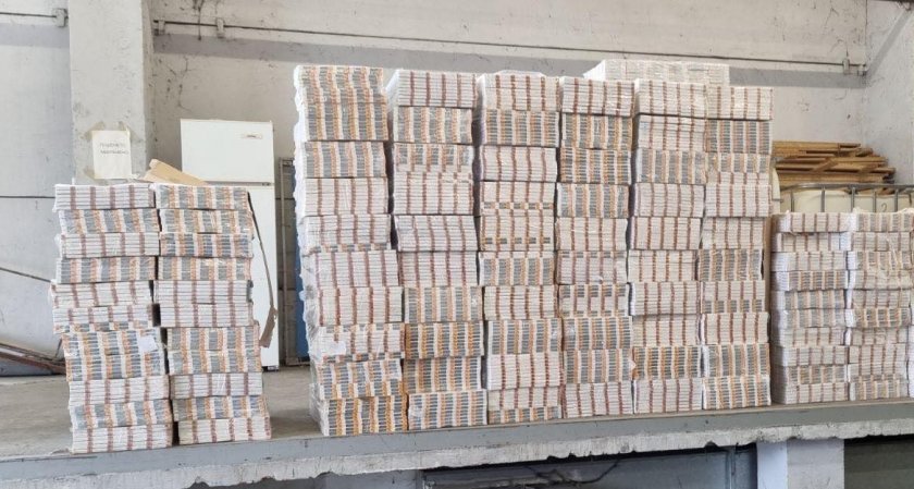 679 400 къса контрабандни цигари (33 970 кутии) бяха открити