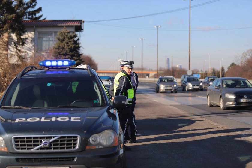 Пътна полиция със засилени проверки в цялата страна за празниците