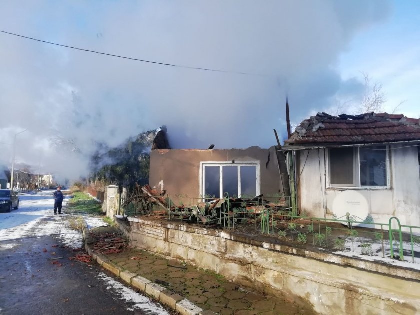 пожар изпепели втория етаж къща сунгурларското село завет