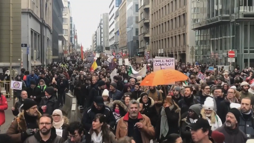 Хиляди демонстрираха в Брюксел срещу ваксинационната кампания и изискването на