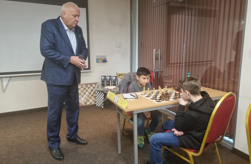 данаил попзафиров спечели шахматния турнир деца bdquoколедни звездиldquo