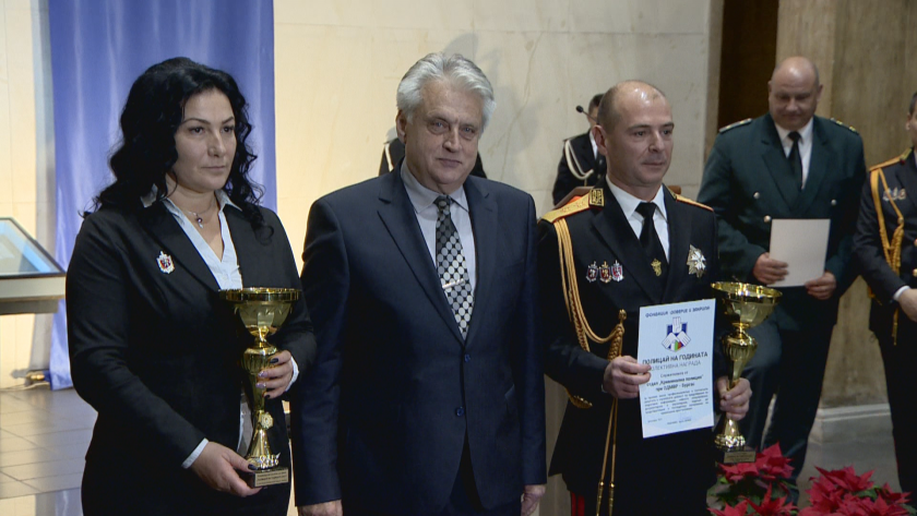 МВР награди полицаите, постигнали най-добри резултати в работата си през