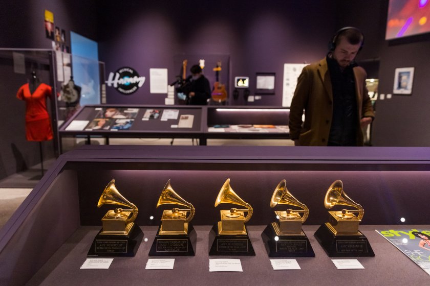 Американската Национална звукозаписна академия отложи за по-късна дата 64-ите награди