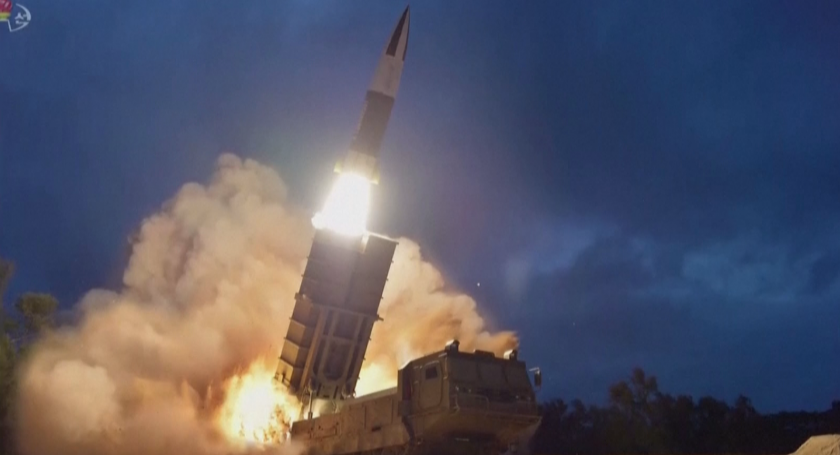 Северна Корея отново изстреля ракета във въздушното пространство.Според бреговата охрана