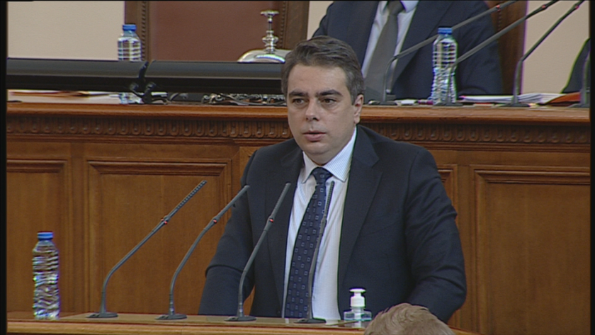 Вицепремиерът Асен Василев отговори на въпрос на ДПС, че 9