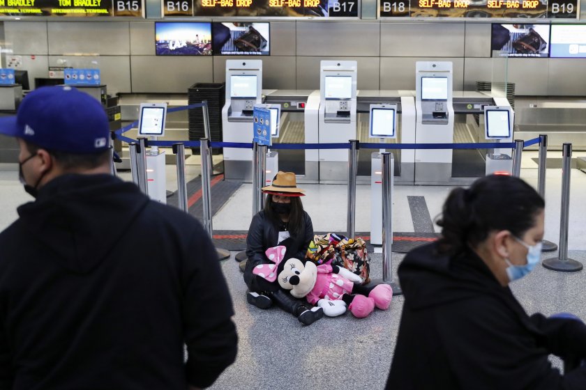 хиляди граждански полети отменени навечерието нова година
