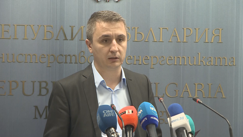 Енергийният министър: Няма да допуснем спекулации за фалити и спиране на топлоподаването