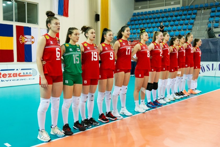 Националният отбор по волейбол за девойки започна подготовка за Балканиадата