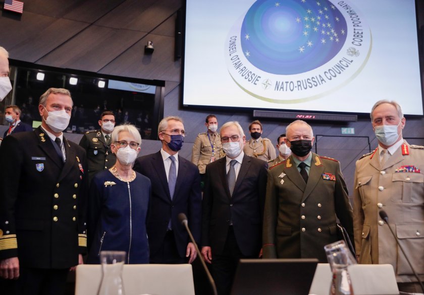 Нов опит за диалог между НАТО и Русия заради напрегнатата