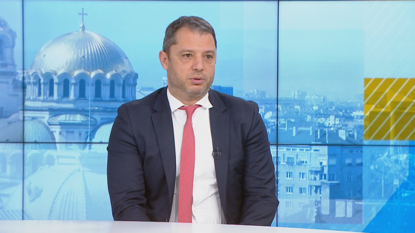 Не само, че няма законодателни промени в сферата на енергетиката,