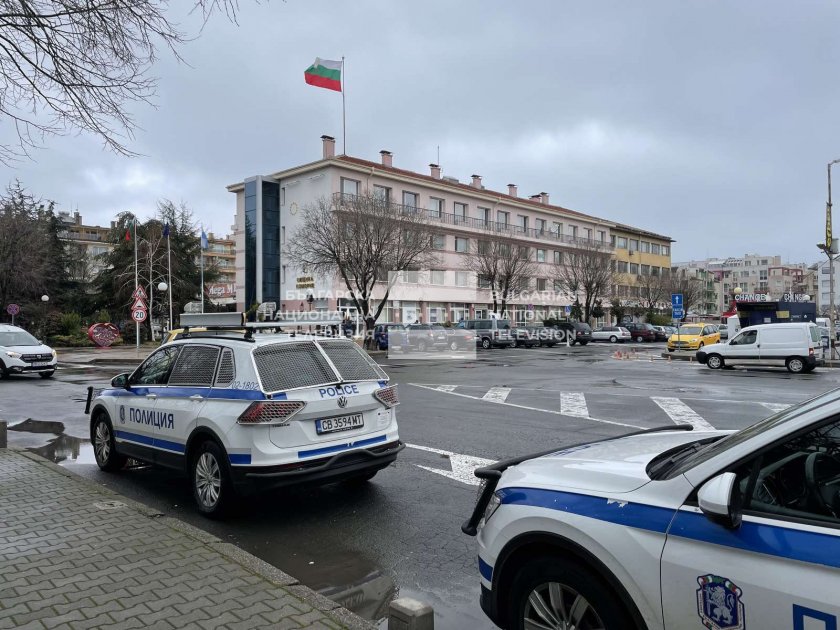 Полиция влезе в Община Поморие. Разследват се злоупотреби с евросредства