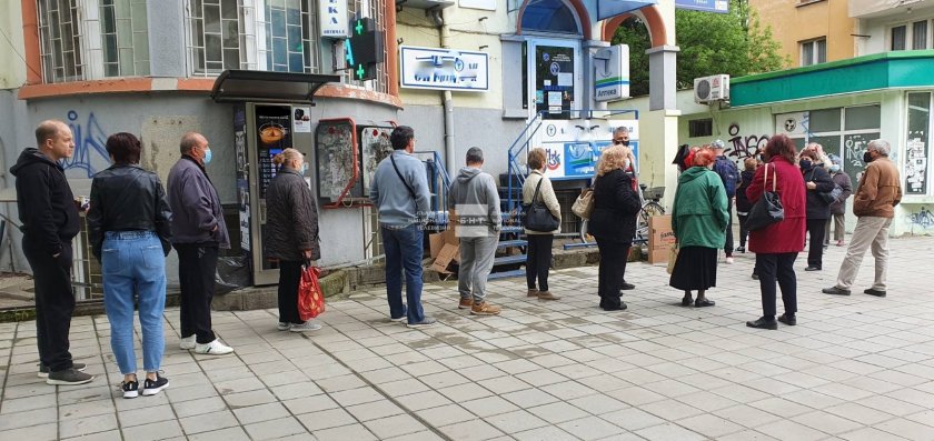 Засилен интерес към имунизацията срещу COVID-19 отчитат от РЗИ-Русе. Повече