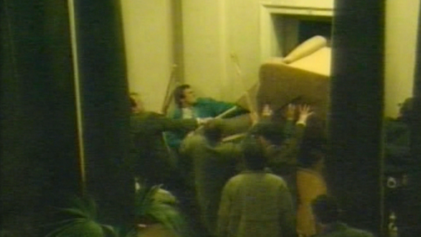 На днешния ден преди 25 години протестиращи щурмуват сградата на