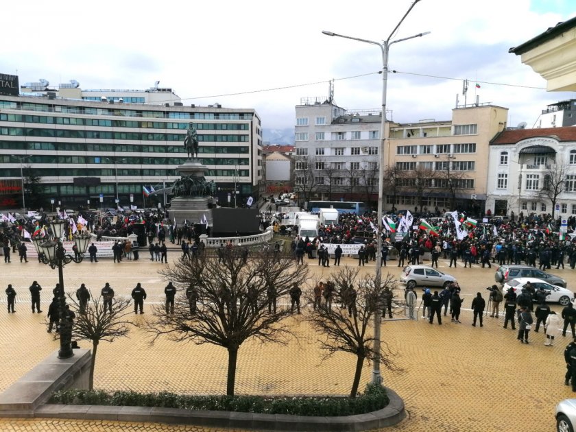 Протест срещу зеления сертификат започва в този час пред Народното
