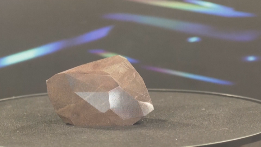 Най-големият шлифован диамант в света ще бъде представян на публика
