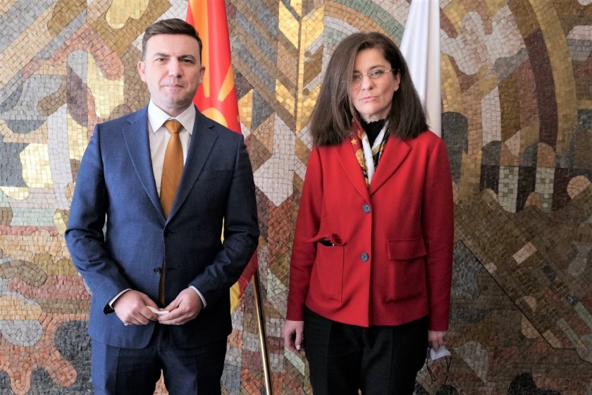 Министрите на външните работи Теодора Генчовска и Буяр Османи се