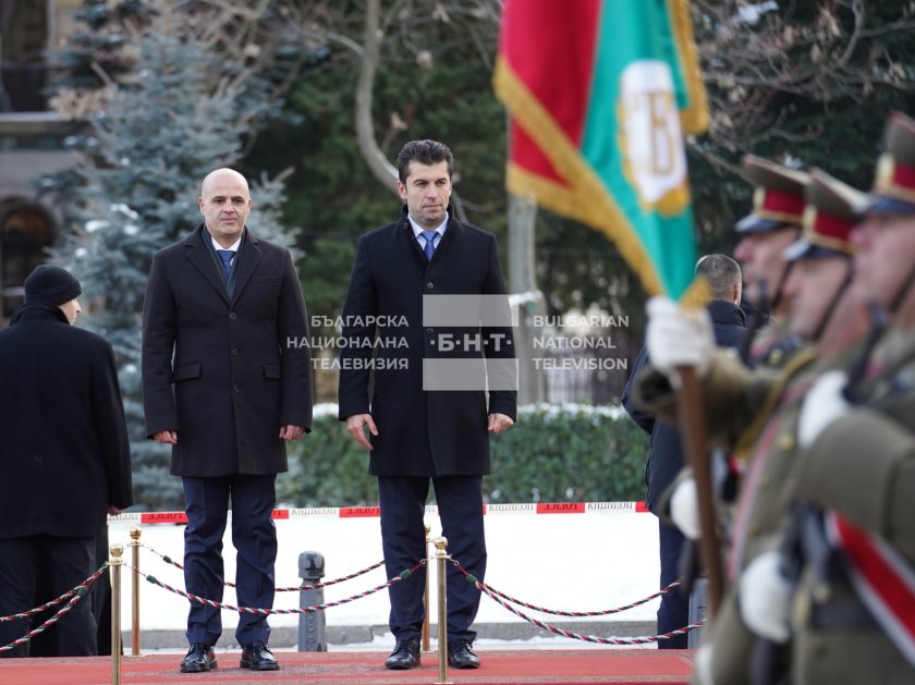 Министър-председателят Кирил Петков посрещна премиера на Република Северна Македония Димитър