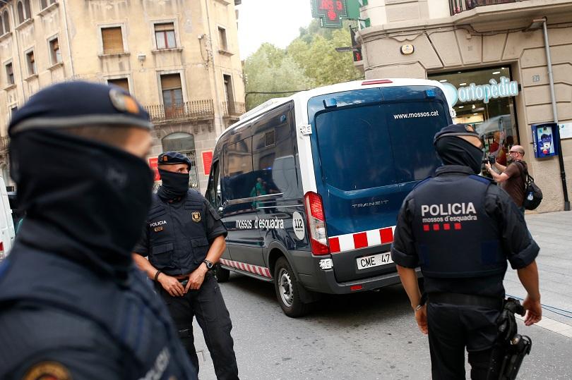 полицията издирва микробус нает заподозрените терористи испания