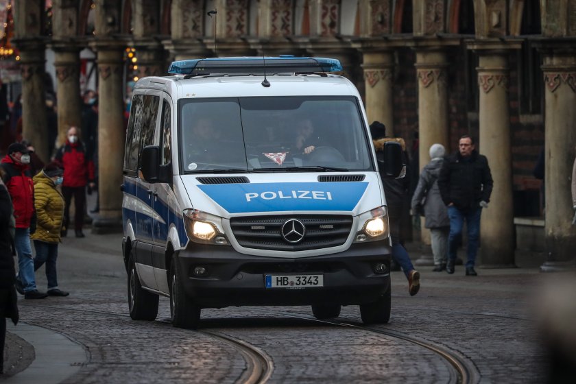 мъж откри стрелба германски университет