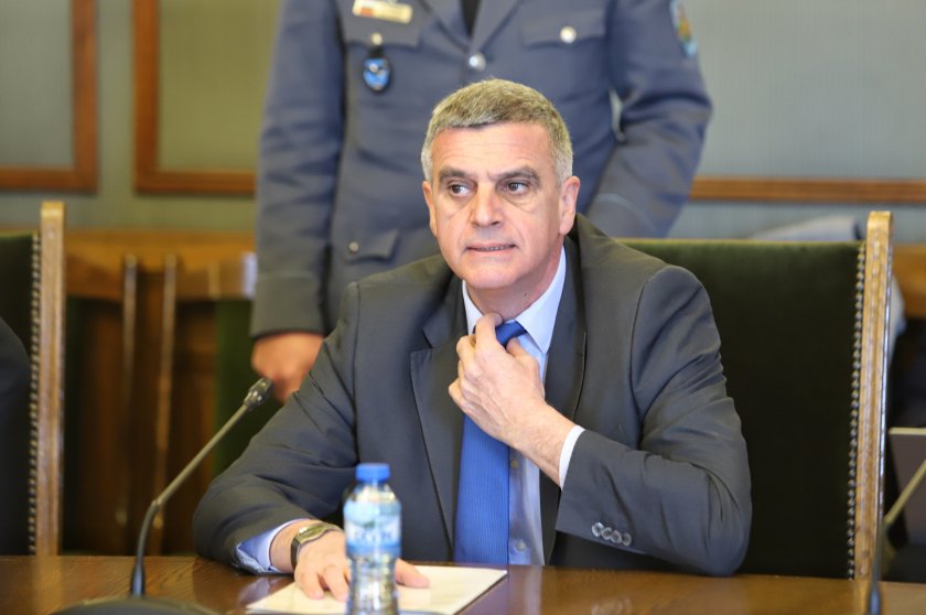 министърът отбраната струпване войски нато българия