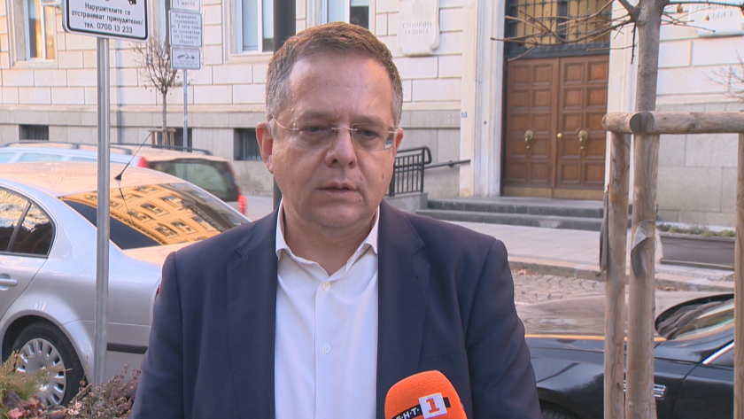 Училищата и детските градини в София остават отворени