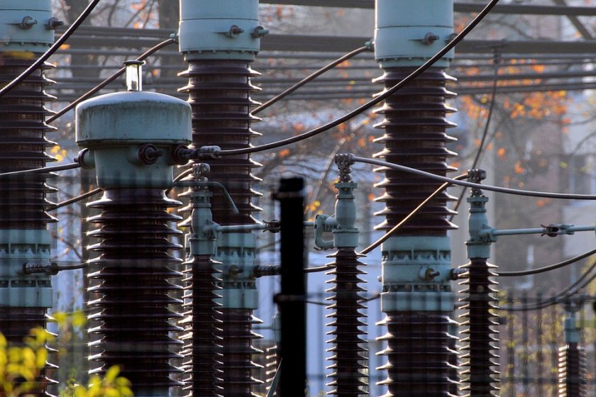 Заради високите цени на тока: От ГЕРБ настояват за 100% компенсация на обществените организации