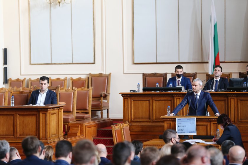 Министър-председателят Кирил Петков определи действията на здравния министър Асена Сербезова
