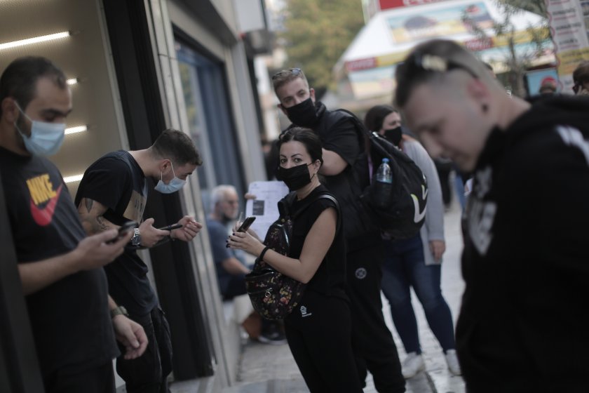 В Гърция от днес отпадат някои от ограниченията за заведенията