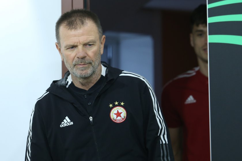 Стойчо Младенов не е притеснен от забраната за трансфери в ЦСКА