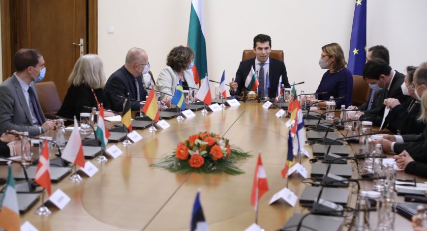премиерът кирил петков срещна посланиците държавите членки