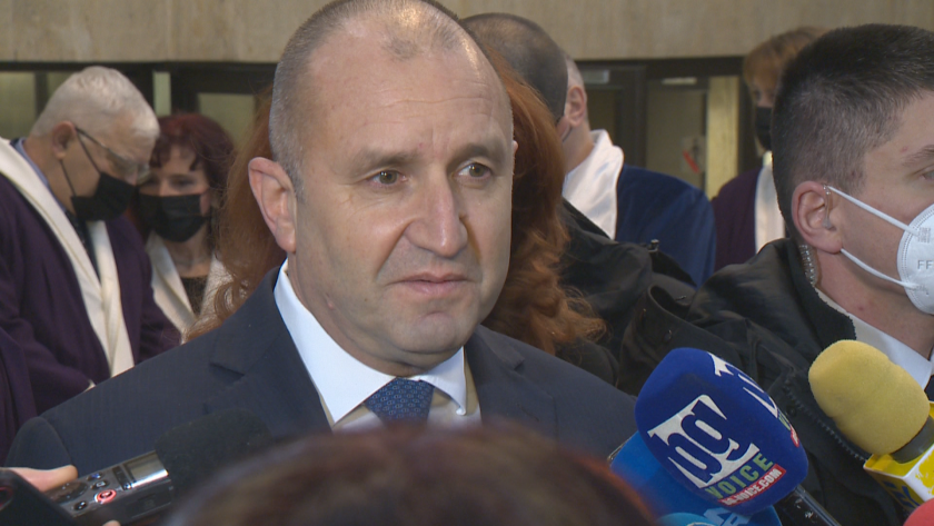 Като форма на институционално изнудване - така президентът Румен Радев