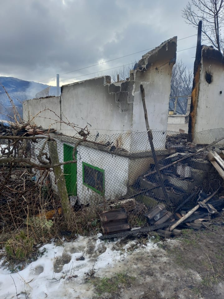 Пожар изпепели къща в отдалечена махала на село Полена, в