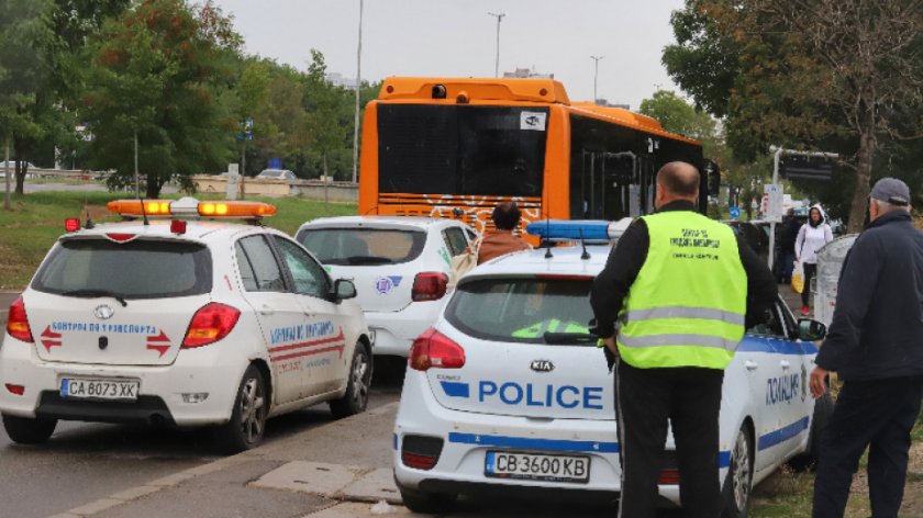 Тежък инцидент с автобус на градския транспорт в Хасково.74-годишна жена,